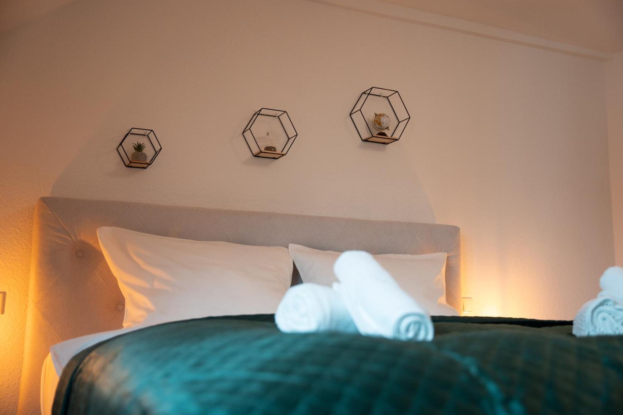 Schlossberg Residences - Design City-Apartment Im Herzen Der Weinstrasse Neustadt an der Weinstraße Eksteriør billede