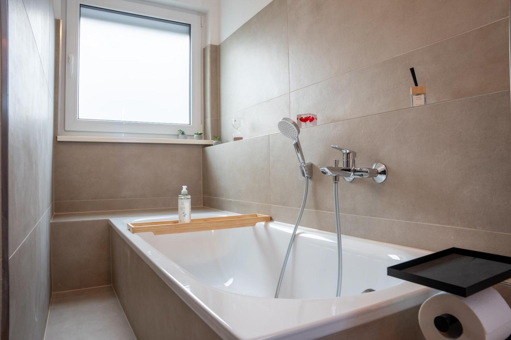 Schlossberg Residences - Design City-Apartment Im Herzen Der Weinstrasse Neustadt an der Weinstraße Eksteriør billede