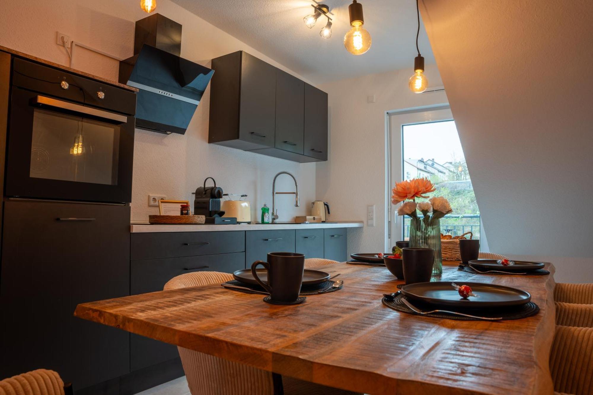 Schlossberg Residences - Design City-Apartment Im Herzen Der Weinstrasse Neustadt an der Weinstraße Eksteriør billede