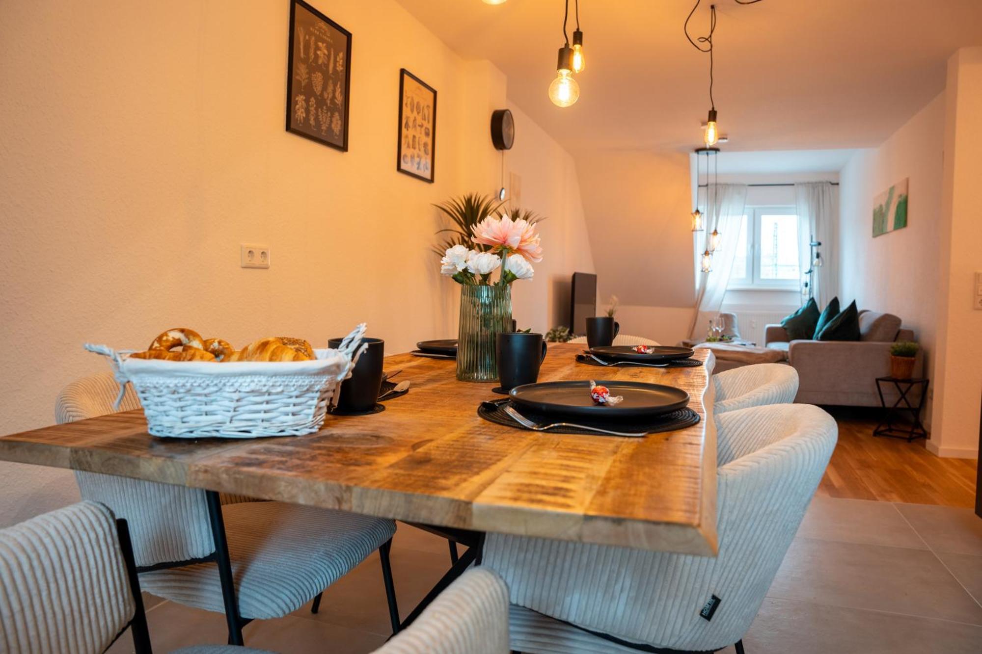 Schlossberg Residences - Design City-Apartment Im Herzen Der Weinstrasse Neustadt an der Weinstraße Eksteriør billede