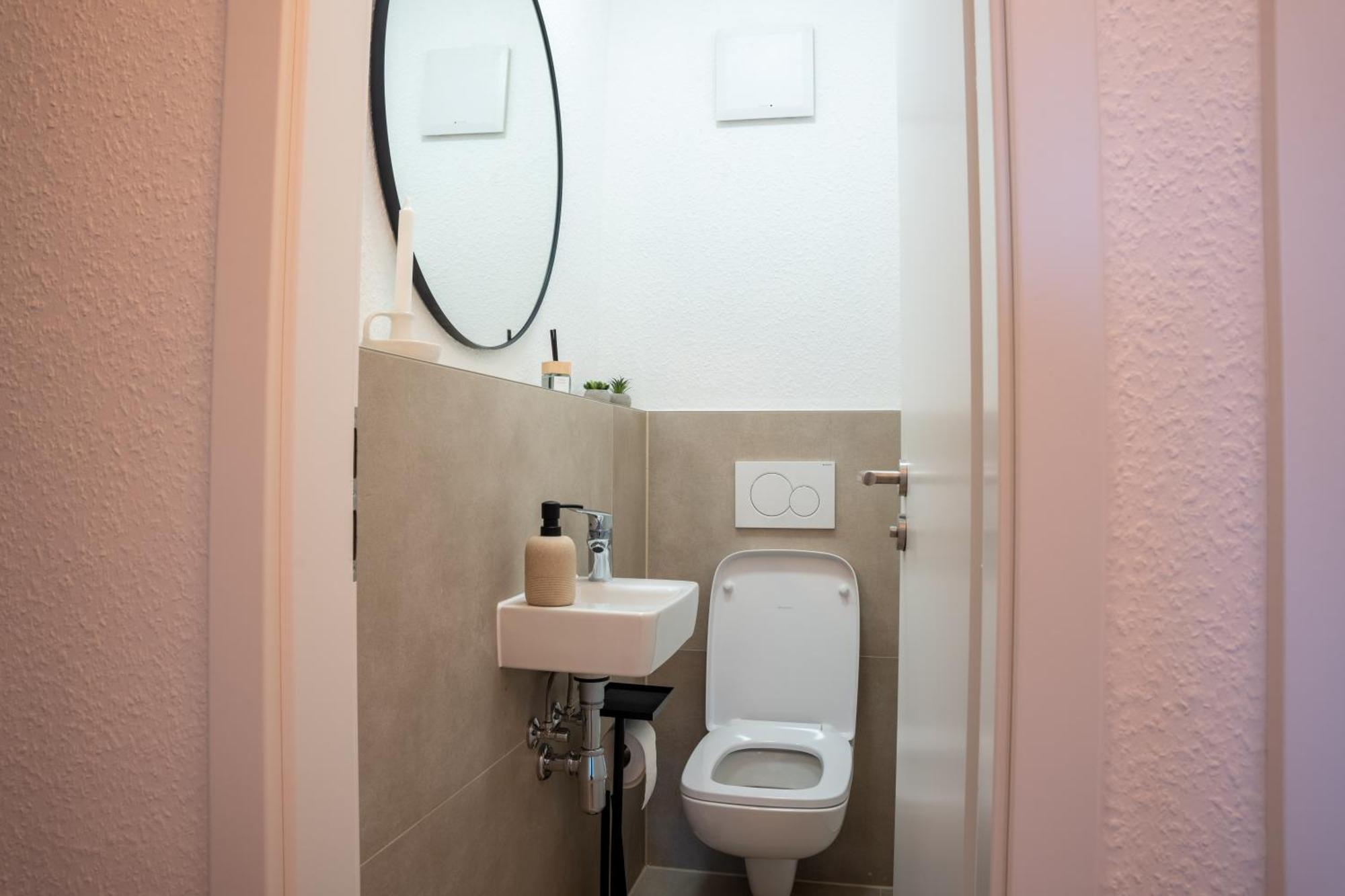Schlossberg Residences - Design City-Apartment Im Herzen Der Weinstrasse Neustadt an der Weinstraße Eksteriør billede